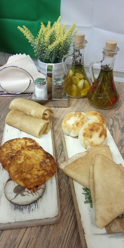 Блинчики с драниками и варениками Реутов